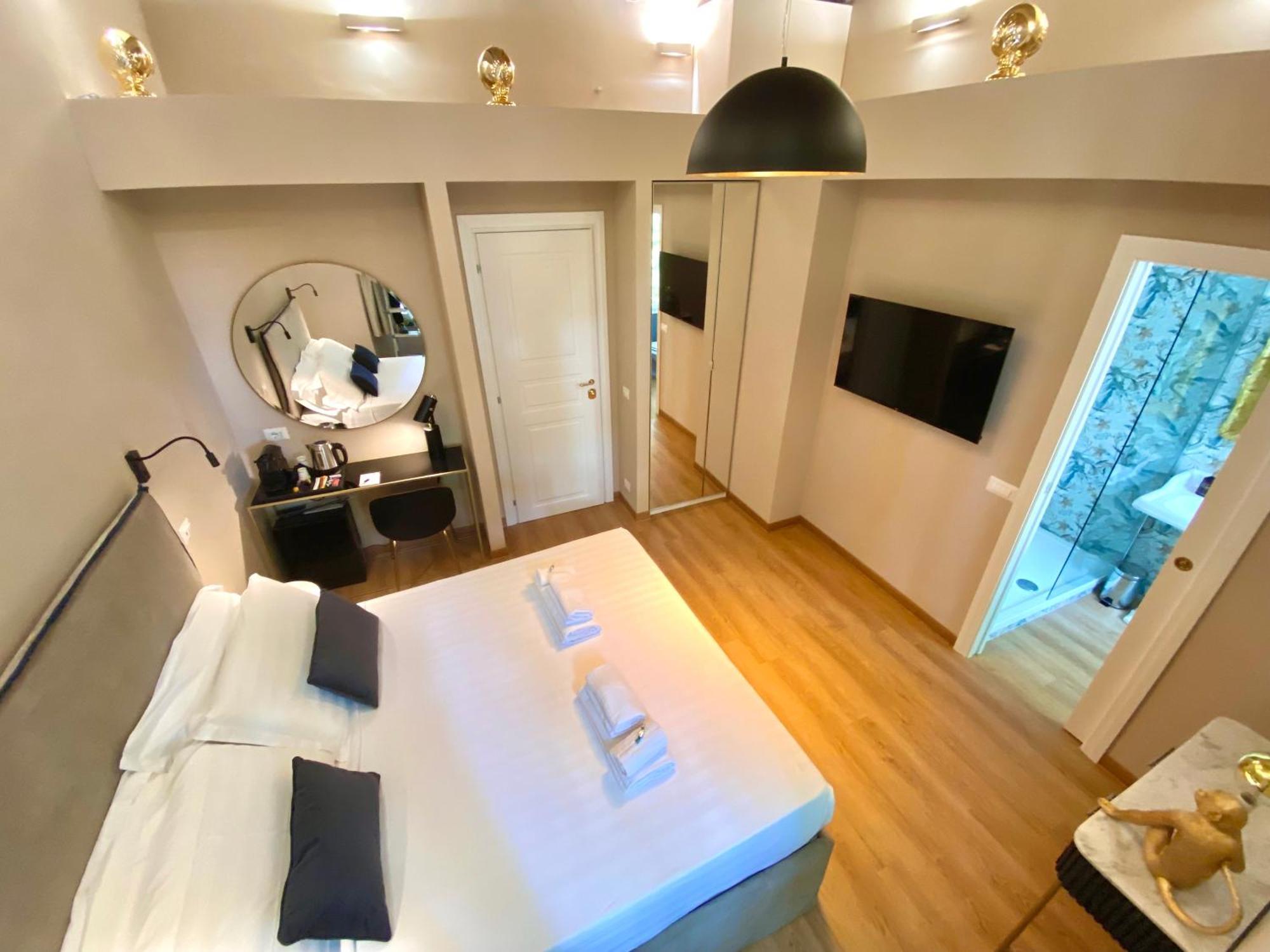 Queen Of Rome Luxury Rooms Экстерьер фото