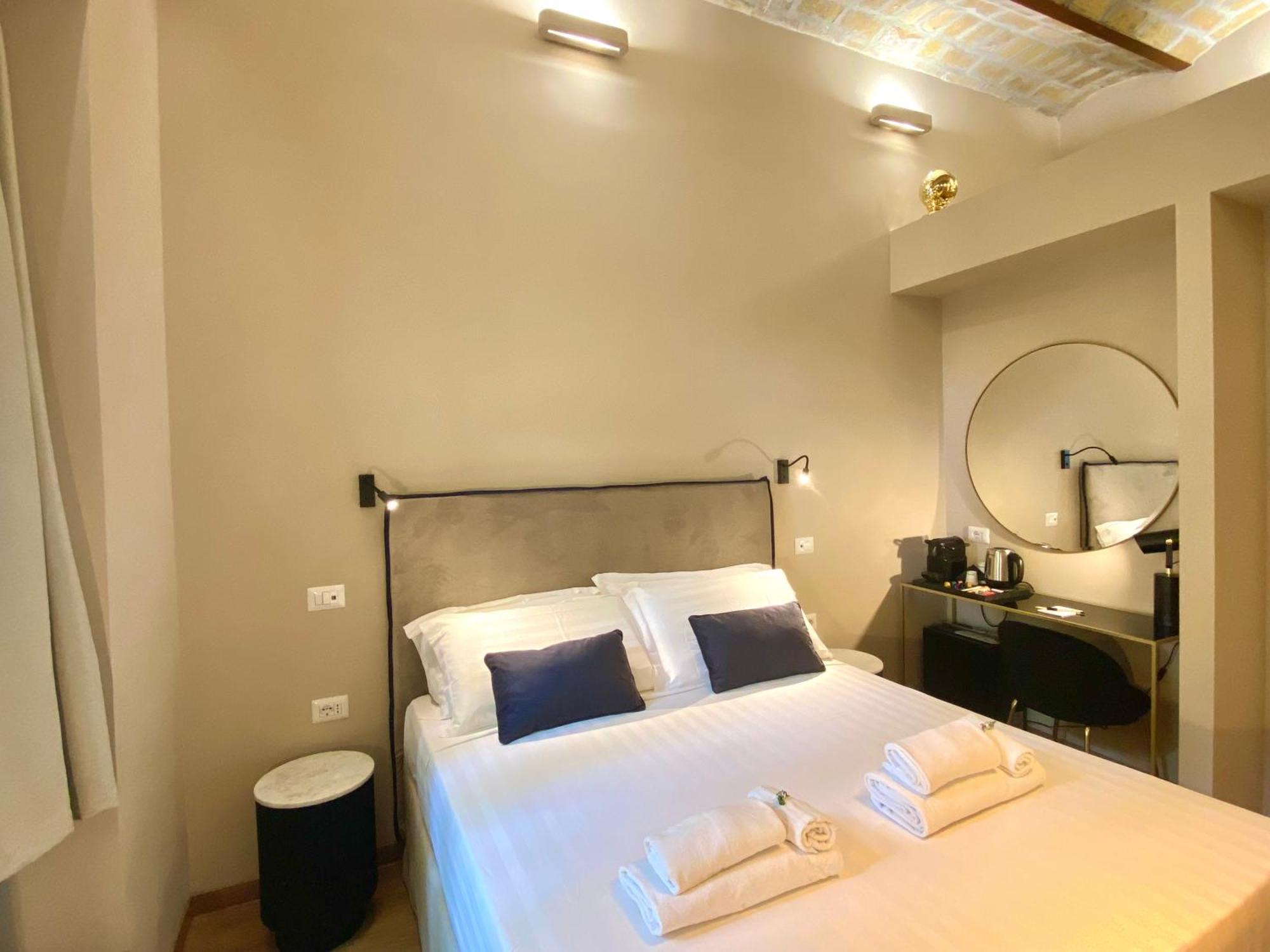 Queen Of Rome Luxury Rooms Экстерьер фото