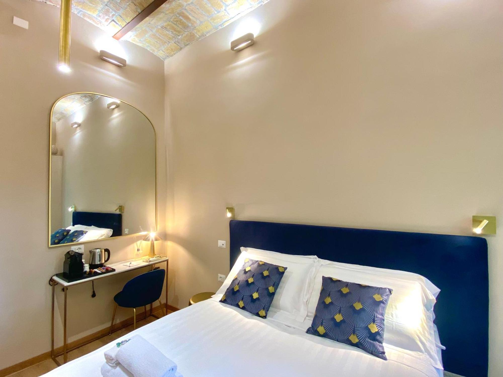 Queen Of Rome Luxury Rooms Экстерьер фото