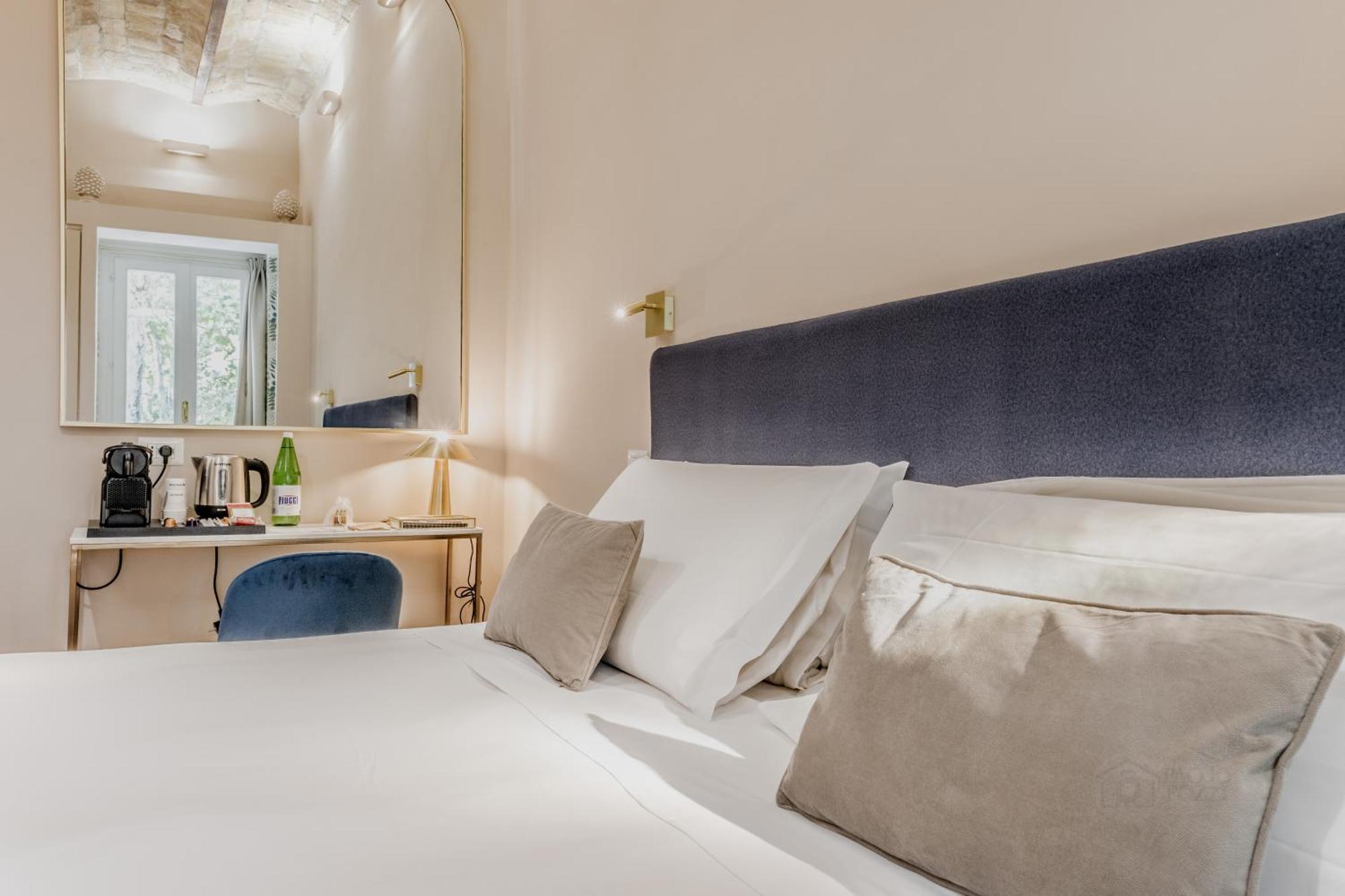 Queen Of Rome Luxury Rooms Экстерьер фото